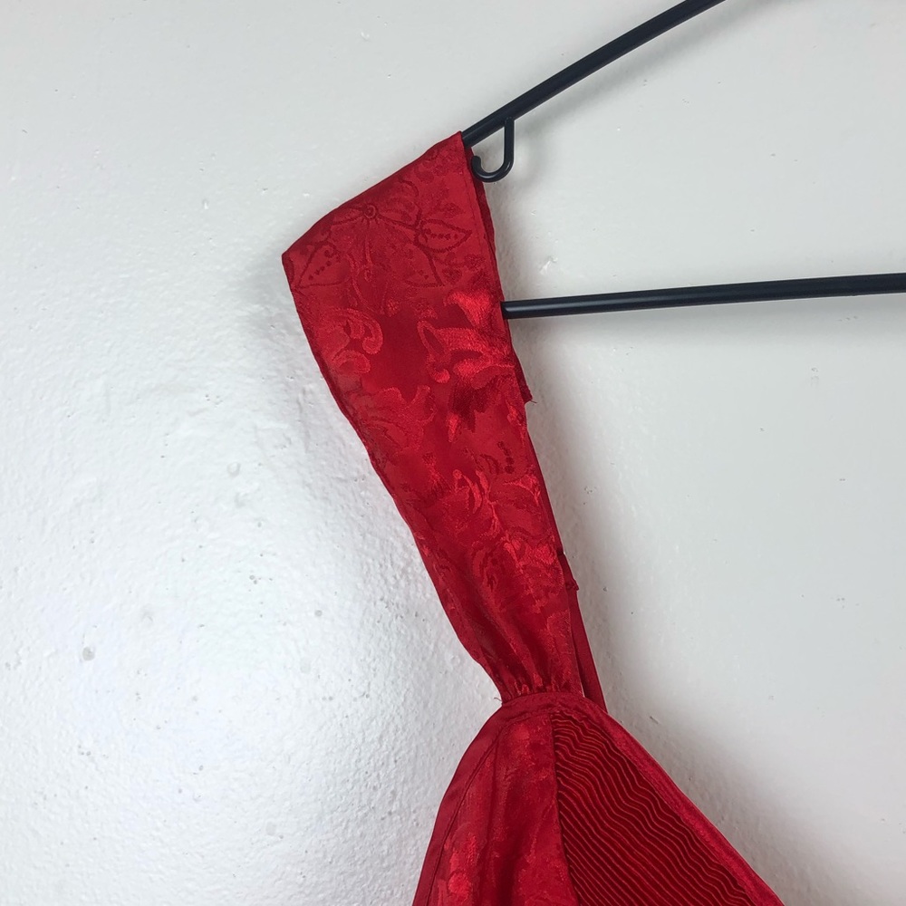 Stunning Vintage Red Lingerie Top - Picture 2 of 6